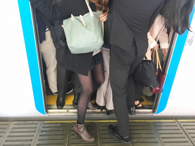 満員電車のストレスを解消する7つの方法！簡単にできる方法から紹介！